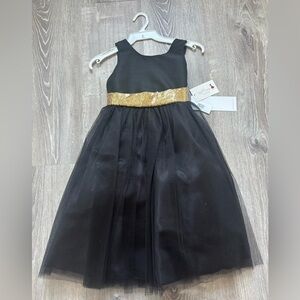 NWT Black Dupioni Tulle Dress W/ Gold
Sequins V-Back &Bow Size 9/10